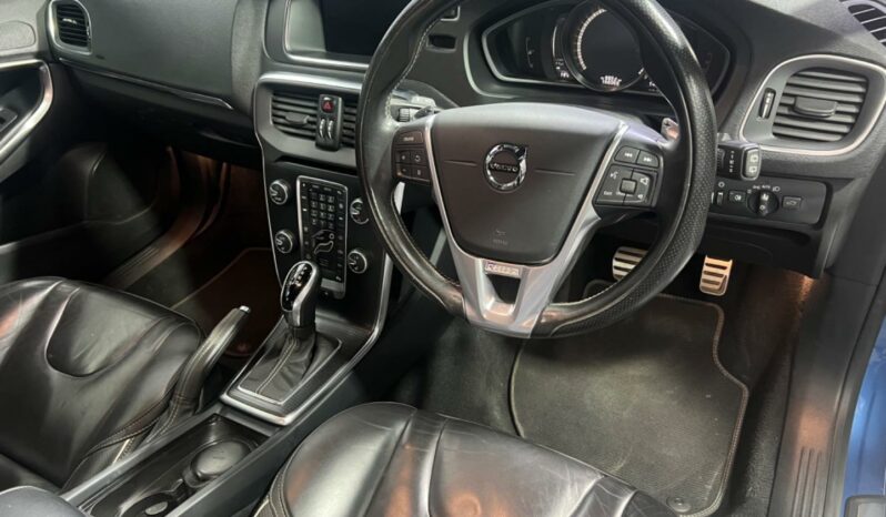 
								2018 Volvo V40 T4 R-Design Auto full									