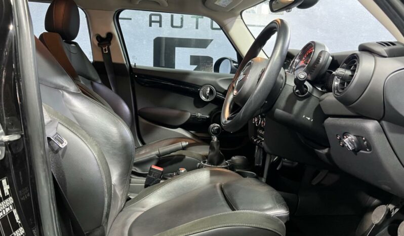 
								2017 MINI Hatch Cooper S Hatch 5-Door full									