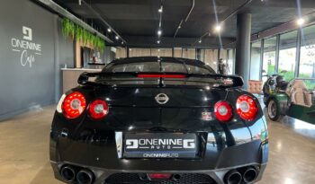 
									2010 Nissan GT-R Black Edition full								