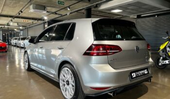 
									2015 Volkswagen Golf GTi Auto full								