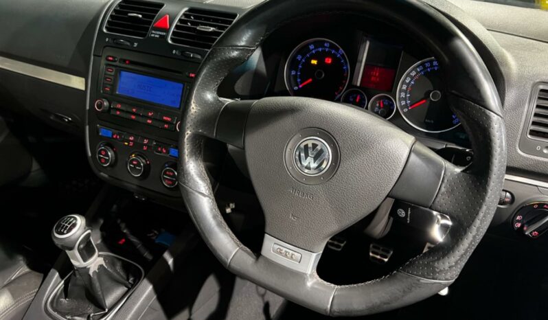 
								2005 Volkswagen Golf GTi full									