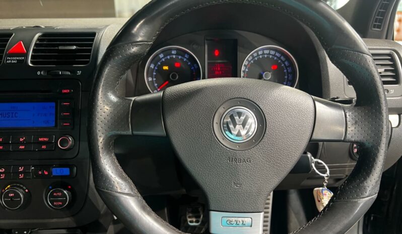 
								2005 Volkswagen Golf GTi full									