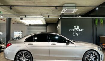 
									2020 Mercedes-Benz C-Class C300 AMG Line full								