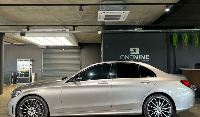 
								2020 Mercedes-Benz C-Class C300 AMG Line full									