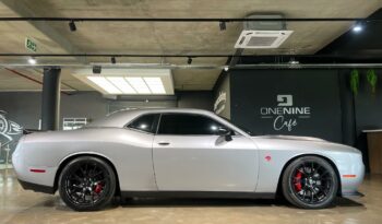 
									2015 Dodge Challenger SRT Supercharged Hemi full								