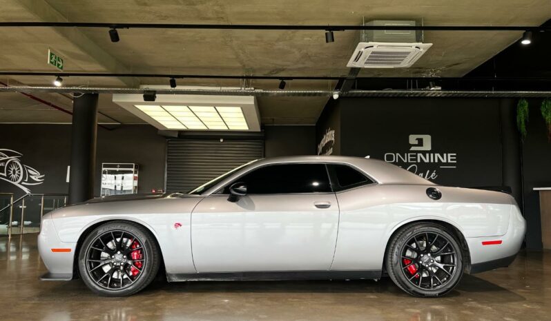 
								2015 Dodge Challenger SRT Supercharged Hemi full									