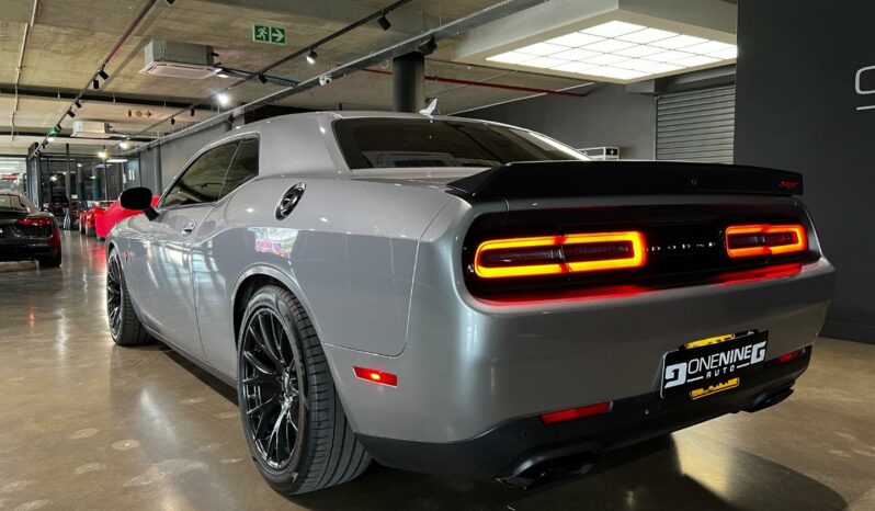 
								2015 Dodge Challenger SRT Supercharged Hemi full									