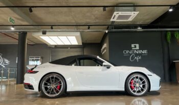 
									2020 Porsche 911 Carrera S Cabriolet full								