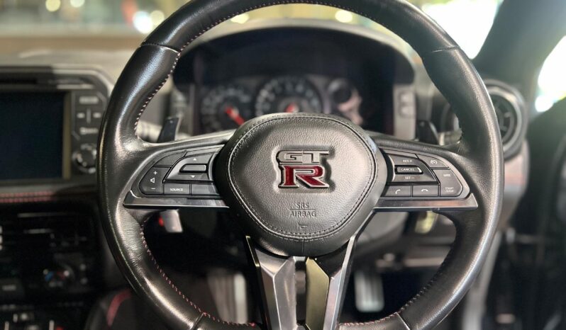 
								2019 Nissan GT-R Black Edition full									