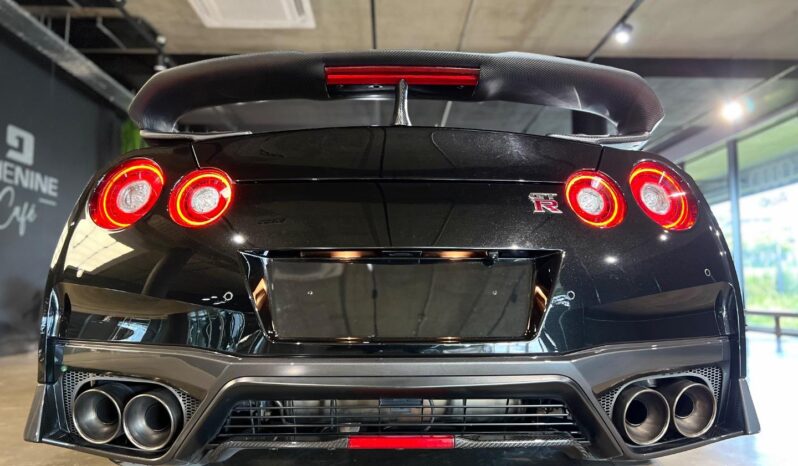 
								2019 Nissan GT-R Black Edition full									