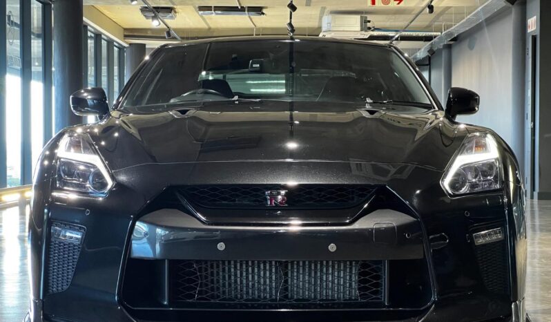 
								2019 Nissan GT-R Black Edition full									