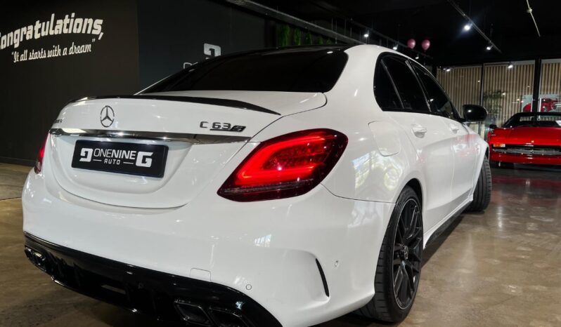
								2019 Mercedes-AMG C-Class C63 S full									
