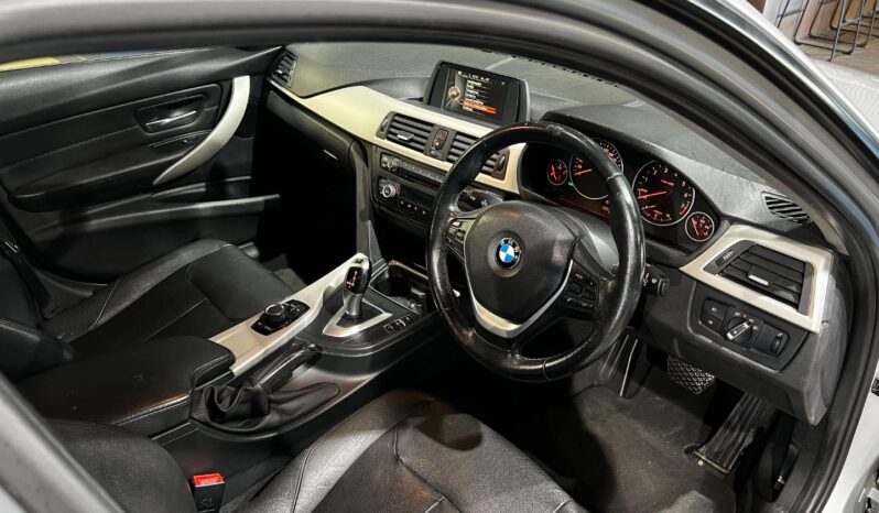 
								2015 BMW 3 Series 320i auto full									