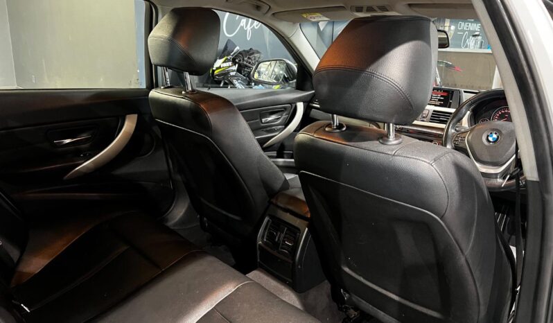 
								2015 BMW 3 Series 320i auto full									
