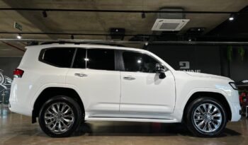 
									2024 Toyota Land Cruiser 300 3.3D ZX full								