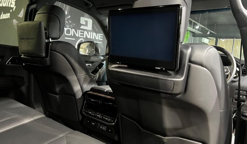
								2024 Toyota Land Cruiser 300 3.3D ZX full									