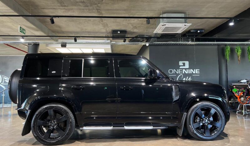 
								2023 Land Rover Defender 110 V8 full									