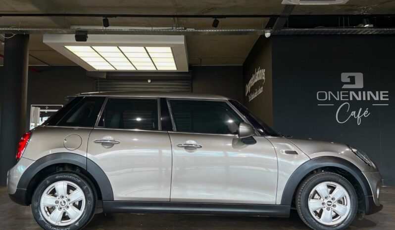 
								2019 MINI Hatch One Hatch 5-Door Auto full									