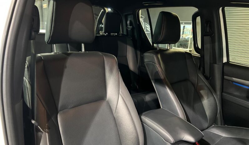 
								2023 Toyota Hilux 2.8GD-6 Double Cab Legend Auto full									