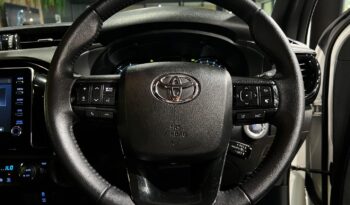
									2023 Toyota Hilux 2.8GD-6 Double Cab Legend Auto full								