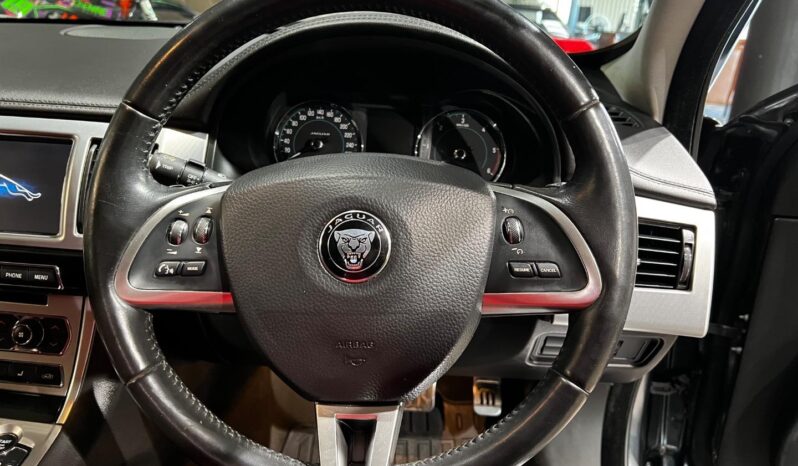 
								2015 Jaguar XF 2.2D Premium Luxury full									