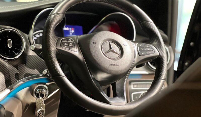 
								2022 Mercedes-Benz V-Class V300d Exclusive AMG Line full									