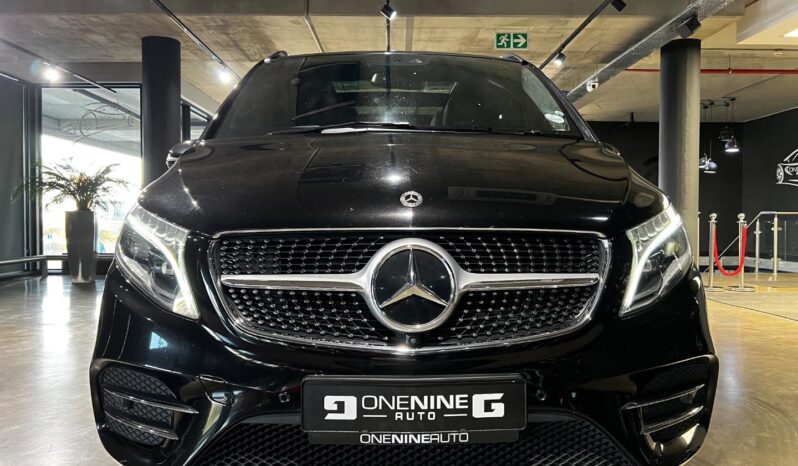 
								2022 Mercedes-Benz V-Class V300d Exclusive AMG Line full									