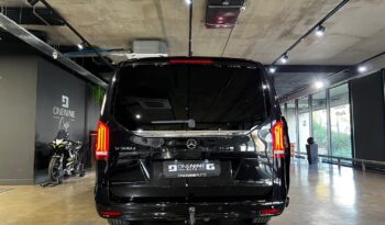 
									2022 Mercedes-Benz V-Class V300d Exclusive AMG Line full								