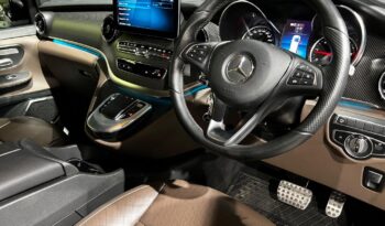 
									2022 Mercedes-Benz V-Class V300d Exclusive AMG Line full								