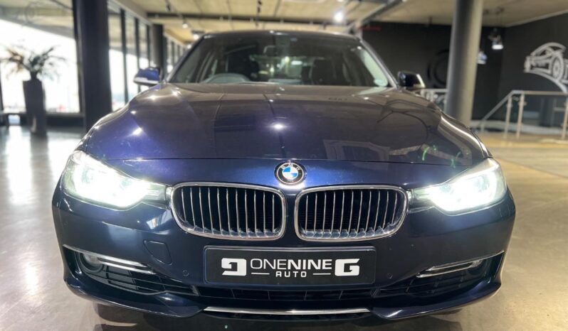 
								2013 BMW 3 Series 320i Luxury Auto full									