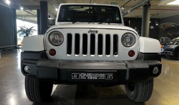 
									2013 Jeep Wrangler Unlimited 3.6L Sahara full								