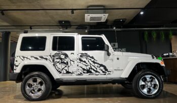 
									2013 Jeep Wrangler Unlimited 3.6L Sahara full								