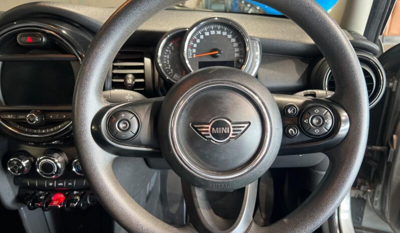 
								2019 MINI Hatch Cooper Hatch 5-Door Auto full									