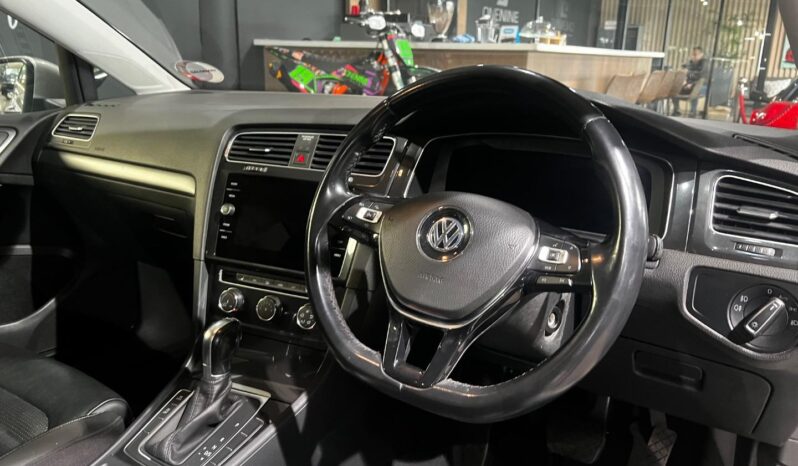 
								2018 Volkswagen Golf 1.4TSI Comfortline full									
