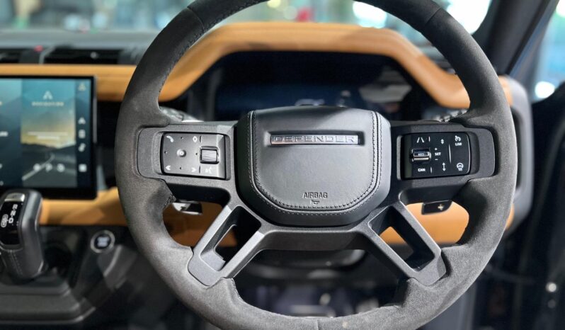 
								2023 Land Rover Defender 110 V8 full									
