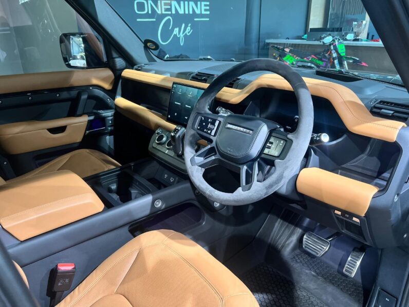 2023 Land Rover Defender 110 V8 full