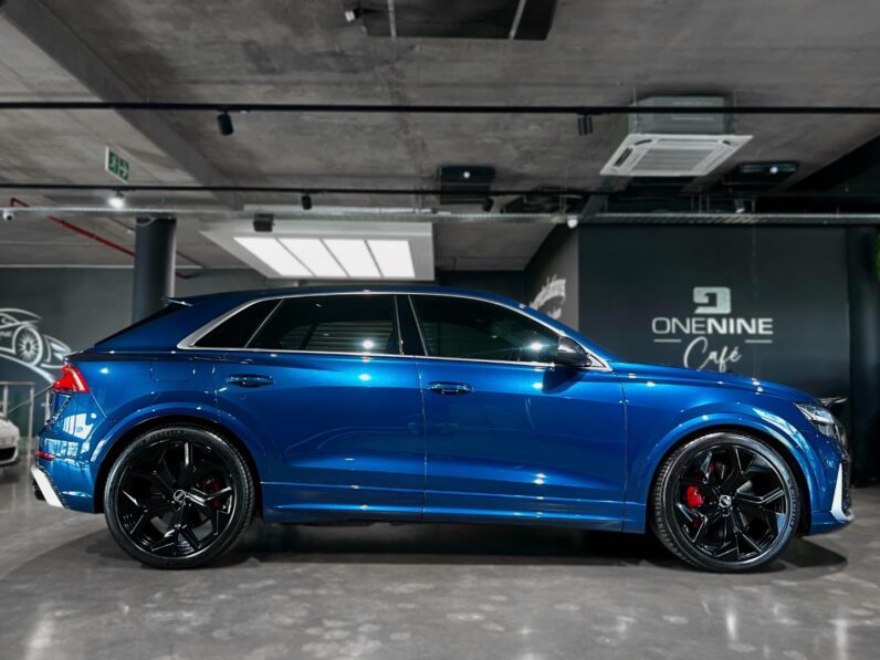 
								2021 Audi RSQ8 Quattro full									