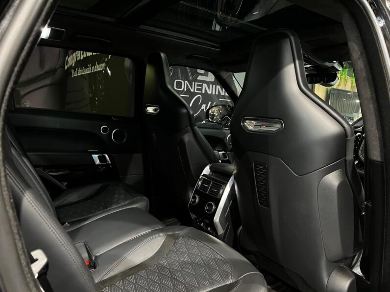 
								2022 Land Rover Range Rover Sport SVR full									