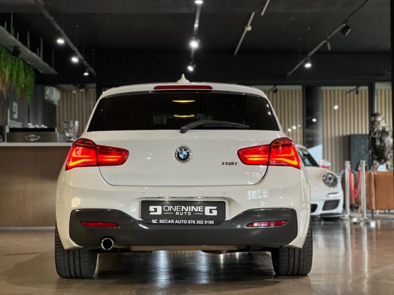 2018 BMW 1 Series 118i 5-Door M Sport Auto full