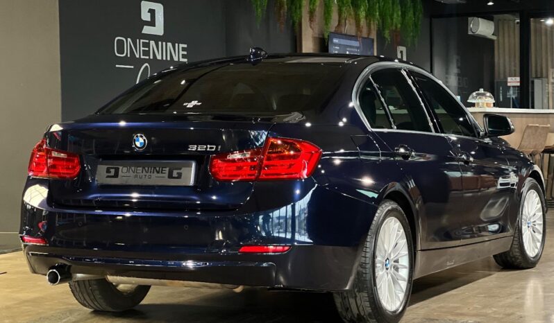 2013 BMW 3 Series 320i Luxury Auto full