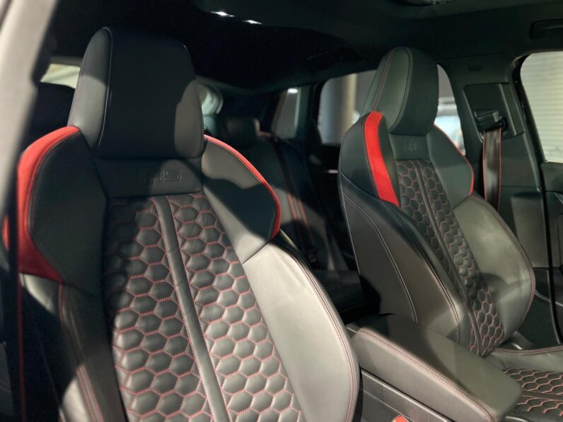 
								2022 Audi RS3 Sportback Quattro full									