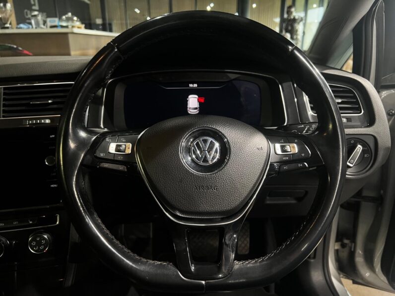 
								2018 Volkswagen Golf 1.4TSI Comfortline full									