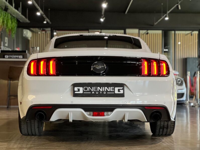 
								2018 Ford Mustang 2.3T Fastback full									