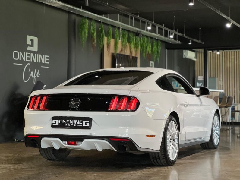 
								2018 Ford Mustang 2.3T Fastback full									