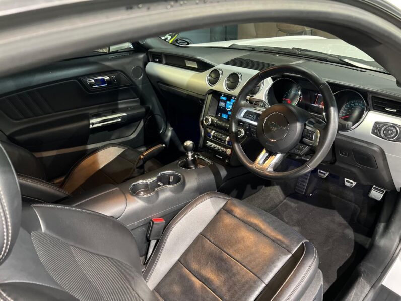 
								2018 Ford Mustang 2.3T Fastback full									