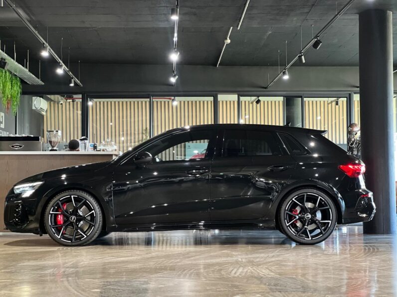 
								2022 Audi RS3 Sportback Quattro full									