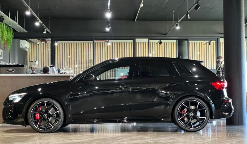 
								2022 Audi RS3 Sportback Quattro full									