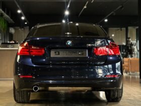2013 BMW 3 Series 320i Luxury Auto