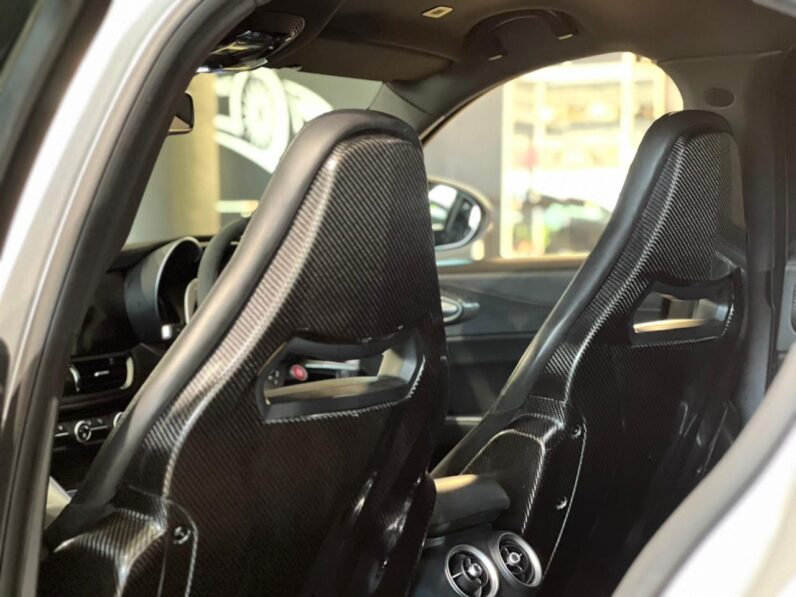 2017 Alfa Romeo Giulia Quadrifoglio full