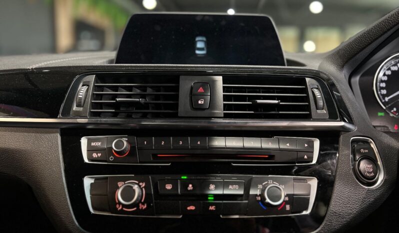 
								2020 BMW 2 Series 220i Coupe Sport Line Shadow Edition full									